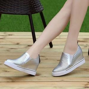 Mocassins à boucle pour <span class=keywords><strong>femme</strong></span> en cuir souple blanc, style <span class=keywords><strong>espadrilles</strong></span> décontractées à semelle épaisse, avec semelle intermédiaire et extérieure en caoutchouc amortissante, pour l'été et le printemps - Product Image 1