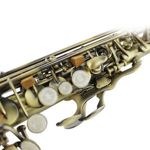 B♭ソプラノ一体型サックス、ゴールドラッカー仕上げ、調整可能なパフォーマンスグレード、青みがかったブロンズ色のストレートパイプ - Product Image 5