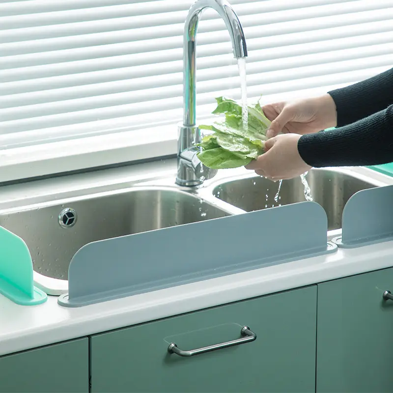 미끄럼 방지 흡입 컵베이스가있는 주방 욕실 용 실리콘 싱크대 물 스플래시 가드