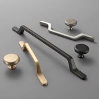 Moderne Nouveau Design En Gros Qualité En Alliage de Zinc Meubles En Laiton Brosse Poignée D'armoire D'or