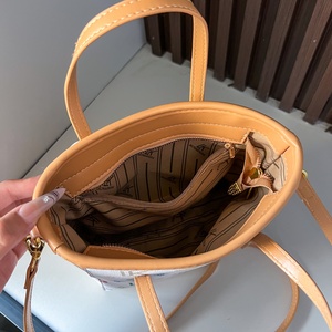 Bolsos de Diseñador al por Mayor, Hechos de Material PU con Forro de Poliéster, con Correas para el Hombro y Asas de Mano 5523 - Product Image 2