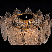 Pièce maîtresse de table en cristal de verre suspendue rechargeable de luxe avec lumière LED pour la décoration de mariage et d'événement de fête