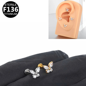 Boucles d'oreilles clous en forme de feuille 16G 1,2 mm en titane avec sertissage griffe de cristal, plates, pour piercing du cartilage, du nez ou des lèvres - Product Image 3
