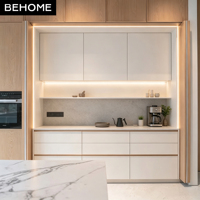 Meuble de cuisine intégré avec station café intégrée et rangement dissimulé pour villa, hôtel, appartement – Mobilier sur mesure