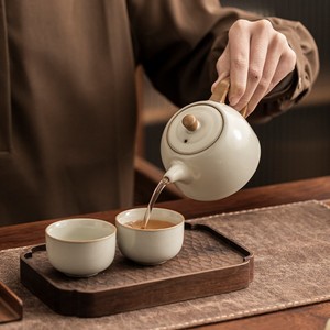 Tetera de Porcelana Ru de Color Amarillo Marfil de Alta Calidad, Gran Volumen, con Filtro Integrado, Vertido Suave, Ideal para la Familia y Momentos de Té en Solitario - Product Image 3