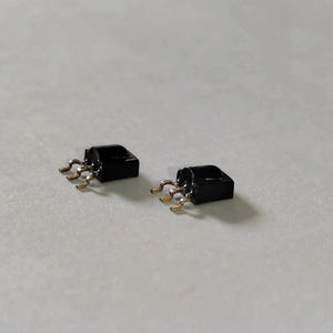 Receptor IR SMD Optoelectrónico RY LFN 5.0x5.0x3.6mm 2.7V-5.5V Directo de Fábrica, Sensor LED para TV, Aire Acondicionado y Altavoces - Product Image 1