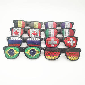 Gafas de sol de plástico con diseño patriótico para fiesta, lentes de sol de colores con bandera promocional personalizada - Product Image 2