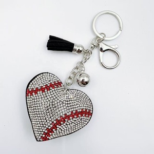 Llavero de mosquetón de aleación de zinc duradero con forma irregular de diamantes de imitación, diseño de equipo deportivo de moda (fútbol, béisbol, fútbol americano), colgante para bolso con letras - Product Image 3