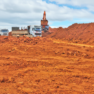 Factory Direct Sell <b>Bauxite</b> Aluminum <b>Ore</b> with Best Price Market Export From Chu Lai Port Vietnam - Product Image 1