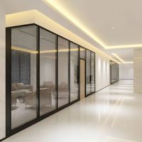 Cloison panoramique double vitrage élégante et minimaliste, cadre en aluminium de 100 mm avec ossature en acier, insonorisation et anti-choc pour bureau