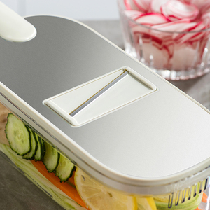 <span class=keywords><strong>Râpe</strong></span> manuelle multifonctionnelle pour couper les légumes, les pommes de terre, les fruits et les oignons <span class=keywords><strong>Râpe</strong></span> <span class=keywords><strong>à</strong></span> <span class=keywords><strong>fromage</strong></span> en acier inoxydable avec mitaines - Product Image 2