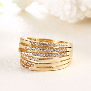 Anillo de Compromiso y Boda con Circonita Cúbica, Joyería de Moda, Diseño de Corazón, Chapado en Oro, para Regalo, Fiesta, Aniversario - Product Image 1