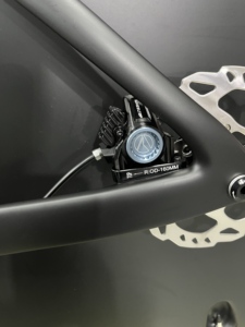 Vélo de contre-la-montre TT à freins à disque, roues en fibre de carbone T3 Peak TX - 24 vitesses, transmission électrique, freins à disque hydrauliques, roues triples/fermées - Product Image 5
