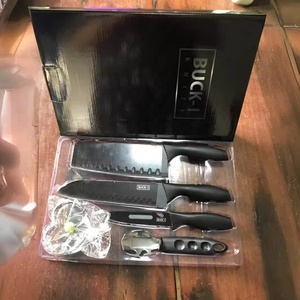 Juego de Cuchillos de Cocina Negros de 5 Piezas con Cuchillo Santoku, Cuchillo de Chef, Cuchillo para Pelar y Molde para Huevos en Forma de Corazón - Product Image 3