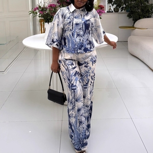 Set Trendy da <span class=keywords><strong>Donna</strong></span> con Stampa Tropicale, 2 Pezzi: <span class=keywords><strong>Camicia</strong></span> con Maniche 3/4 <span class=keywords><strong>e</strong></span> Bottoni & <span class=keywords><strong>Pantaloni</strong></span> a Gamba Larga, <span class=keywords><strong>Completo</strong></span> Elegante da <span class=keywords><strong>Donna</strong></span> - Product Image 3