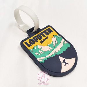 Etiqueta de equipaje de PVC personalizada, correa de bucle atractiva y duradera, etiqueta de equipaje de goma, etiqueta de equipaje de PVC duro - Product Image 1