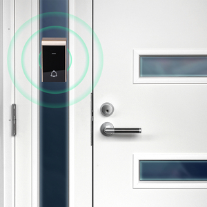 Timbre inalámbrico negro y dorado, compatible con corriente alterna, fácil instalación, ideal para mejorar la seguridad del hogar. - Product Image 2