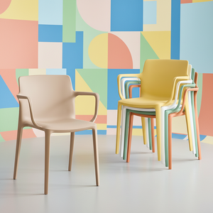Chaise <span class=keywords><strong>de</strong></span> salle à manger convertible empilable d'extérieur en PP épais <span class=keywords><strong>de</strong></span> style nordique à prix abordable avec dossier et accoudoirs en <span class=keywords><strong>plastique</strong></span> pour la maison et la salle <span class=keywords><strong>de</strong></span> sport - Product Image 3