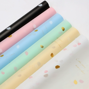 Papel de embalaje de flores de plástico translúcido impermeable con diseño de pétalos y lluvia, papel mate para flores, papel de regalo hecho a mano para floristería - Product Image 2