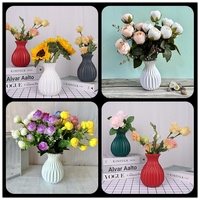 Vase à fleurs créatif en céramique et plastique de style nordique pour hydroponie, ornement décoratif de style Ins pour fleurs - Vente en gros