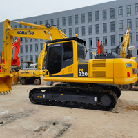 Excavatrice Komatsu d'occasion 90% neuve, 22 tonnes, provenance Japon, modèle PC220-8, à vendre