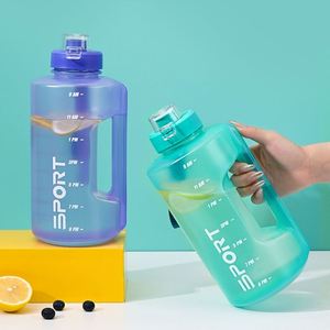 Botella de Agua de Plástico Resistente y a Prueba de Fugas con Tapa y Pajita para Deportistas y Entrenamiento - Product Image 2