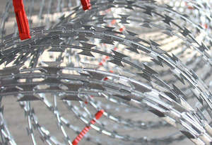 Fil <span class=keywords><strong>barbelé</strong></span> soudé raffiné pour clôtures combinées sur site pour grands projets d'ingénierie - Product Image 1