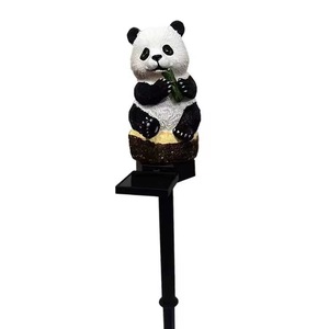 Lampe solaire en résine en forme de panda, LED, étanche, pour décoration de jardin, à piquer dans le sol - Product Image 4