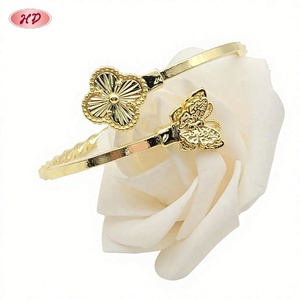 กำไลข้อมือผู้หญิงรูปงูประดับเพชรซิร์คอน ดีไซน์หรูหราจาก Hengdian ชุบทอง 18K บนทองเหลือง เครื่องประดับแฟชั่น - Product Image 4