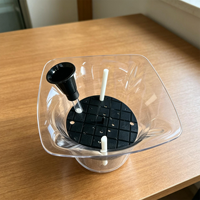 Pot de plante transparent élégant de style tulipe avec bord évasé et système d'irrigation passif pour la décoration de bureau