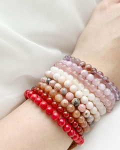 กำไลข้อมือหินสีเขียวทำมือ ประดับคริสตัลเสริมฮวงจุ้ย ดีไซน์ทันสมัย ชุบเงิน/ทอง สำหรับผู้ชายและผู้หญิง ยืดหยุ่นได้ ช่วยบำบัดรักษา ด้วยพลังจากอัญมณีธรรมชาติ - Product Image 4
