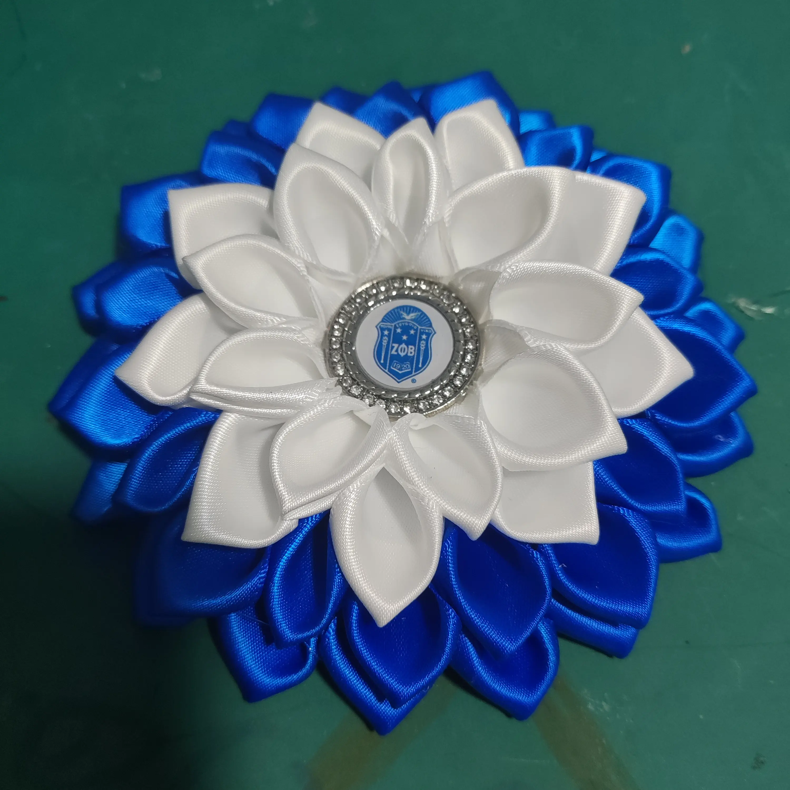 54 Bloemblaadjes Aangepaste 4.5 Inch Kleine Zeta Phi Beta Goedkope Bruiloft Corsage