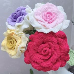 Fait à la main unique rouge Rose Crochet tricot romantique saint valentin nouvel an chinois cadeau pour votre femme fleur décorative et plante - Product Image 1