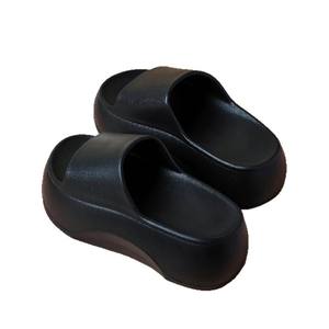 Sandales noires à enfiler pour femmes avec talon compensé pour les loisirs, couleur unie, style une bride, BY-1505BSK - Product Image 1