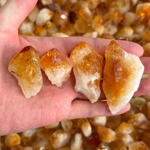 Pointe de pierre de <span class=keywords><strong>citrine</strong></span> naturelle brute, baguette de cristal de quartz <span class=keywords><strong>jaune</strong></span> brut pour la fabrication de bijoux DIY avec fil, fournitures en gros - Product Image 2