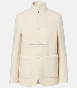 Veste de luxe pour femmes, uniforme élégant, qualité supérieure, col montant, chaude, coupe régulière, blanche, boutonnée devant, en laine Spagna - Product Image 1
