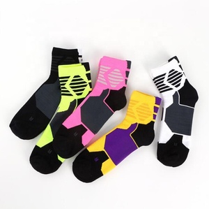 Chaussettes de sport professionnelles <span class=keywords><strong>pour</strong></span> hommes et femmes, chaussettes de basketball résistantes à l'usure avec soutien de la voûte plantaire et amorti <span class=keywords><strong>pour</strong></span> la course à pied et l'entraînement physique - Product Image 5