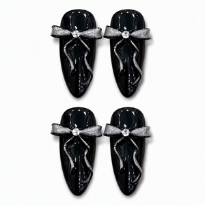เล็บปลอมสีชมพูวิ้งค์แบบกดติด ทรงอัลมอนด์ สติลเลตโต สี่เหลี่ยม ประดับเพชร ไข่มุก โบว์ เงางาม สำหรับใส่ในร้านเสริมสวย - Product Image 5