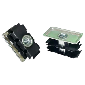 Écrou à sertir cranté à ressort pour tube rectangulaire, pour fixation de roulettes sur tube en acier rectangulaire - Product Image 1