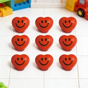 Nouveauté : Vente en gros de balles anti-stress en mousse PU en forme de cœur personnalisées, jouets promotionnels pour la publicité - Product Image 3