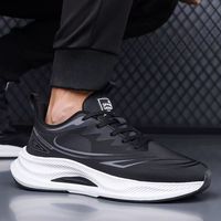 Nouvelles chaussures de sport pour hommes toutes saisons, à lacets, tendance, décontractées, semelles souples, amortissantes, antidérapantes, respirantes, en mesh EVA