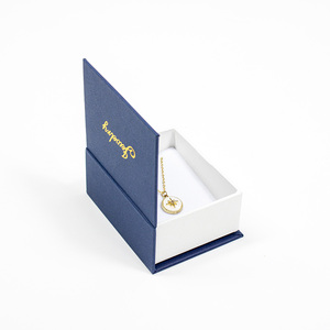 Caja de Joyería Magnética Azul de Alta Calidad con Apertura y Cierre, Joyero Simple y Elegante - Product Image 5