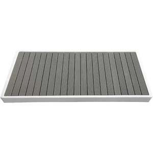 Tapis de bain en bois naturel 126x56cm gris rayé antidérapant pour bassin de trempage froid, spa, sauna, piscine, usage intérieur et extérieur - Product Image 1