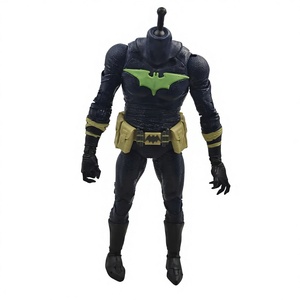 Les détails sont soignés, la texture de l'armure et le symbole classique de Batman sont parfaitement restaurés DC. Les yeux sont bien définis et ne marchent pas sur la tête des autres. - Product Image 1