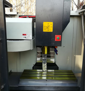 Centre d'usinage vertical à quatre axes de petite taille ACR XH7126 fabriqué en Chine, système de contrôle Siemens, BT30 simple - Product Image 6