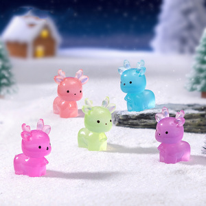 Figurines de cerfs miniatures en résine lumineuses, figurines d'animaux pour jardin, micro-paysage, aquarium, maison de poupées, décoration de Noël - Product Image 3