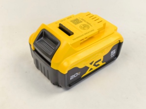 Batterie lithium DW DCB205 20V MAX 5Ah 21700 avec dissipation thermique et sortie stable pour une utilisation prolongée - Product Image 2