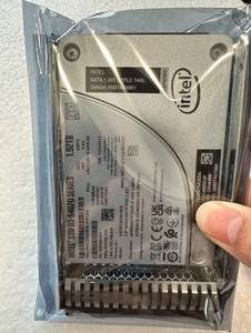 S4620 1.92TB ภายใน 6Gb/s 2.5" SSD D3-S4620 ซีรีส์เซิร์ฟเวอร์ รุ่น SSDSC2KG019TZ01 144L TLC 3D NAND - Product Image 5