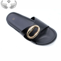 Sandales plates décontractées pour femmes, nouvelle collection été, design tendance, confortables, rétro et légères, respirantes, sandales à enfiler pour femmes