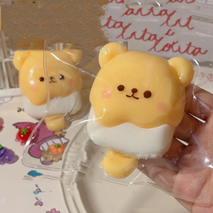 ของเล่นบีบรูปหมีน่ารัก ไอศกรีมสควิชชี่เหนียวสุดๆ พกพาสะดวก ของขวัญคลายเครียดสำหรับเด็กและผู้ใหญ่ ของเล่นบีบสควิชชี่สุดสร้างสรรค์ - Product Image 3